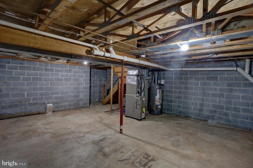 977 Browning Pl Property Photo 35