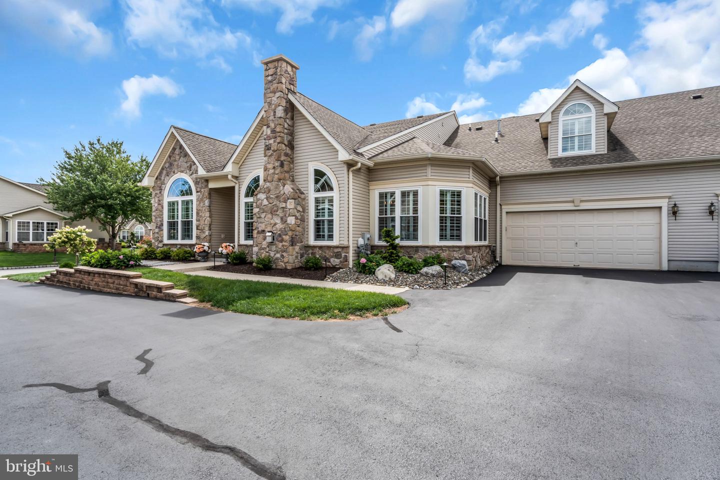 235 Shady Brook Dr #153 Property Photo 3