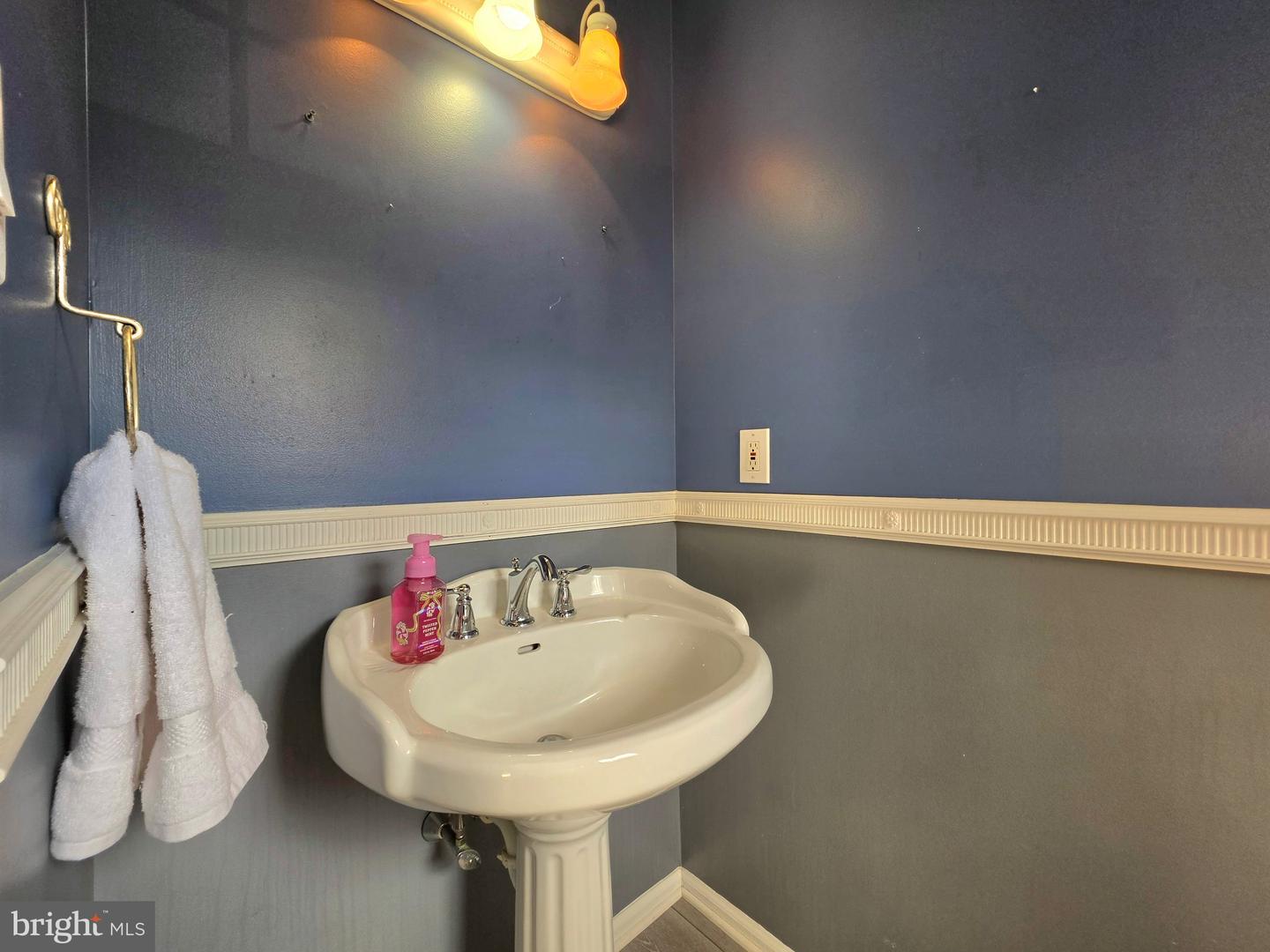 107 Misty Mdw Property Photo 3