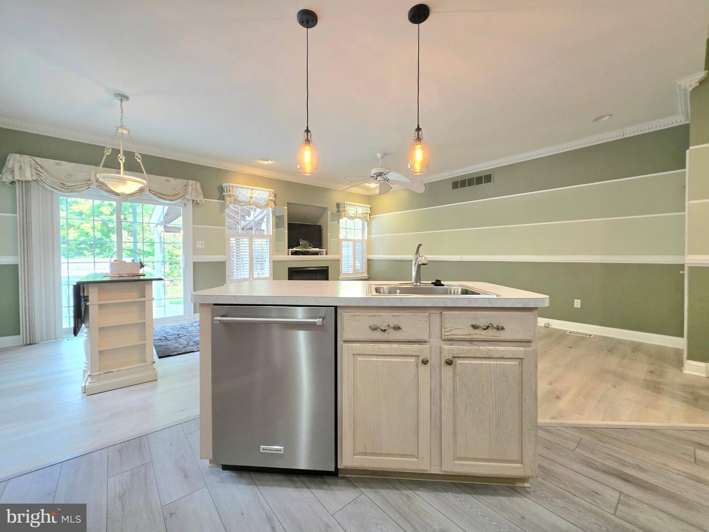 107 Misty Mdw Property Photo 8