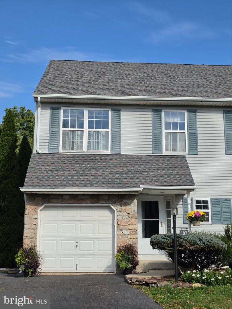 107 Misty Mdw Property Photo 28