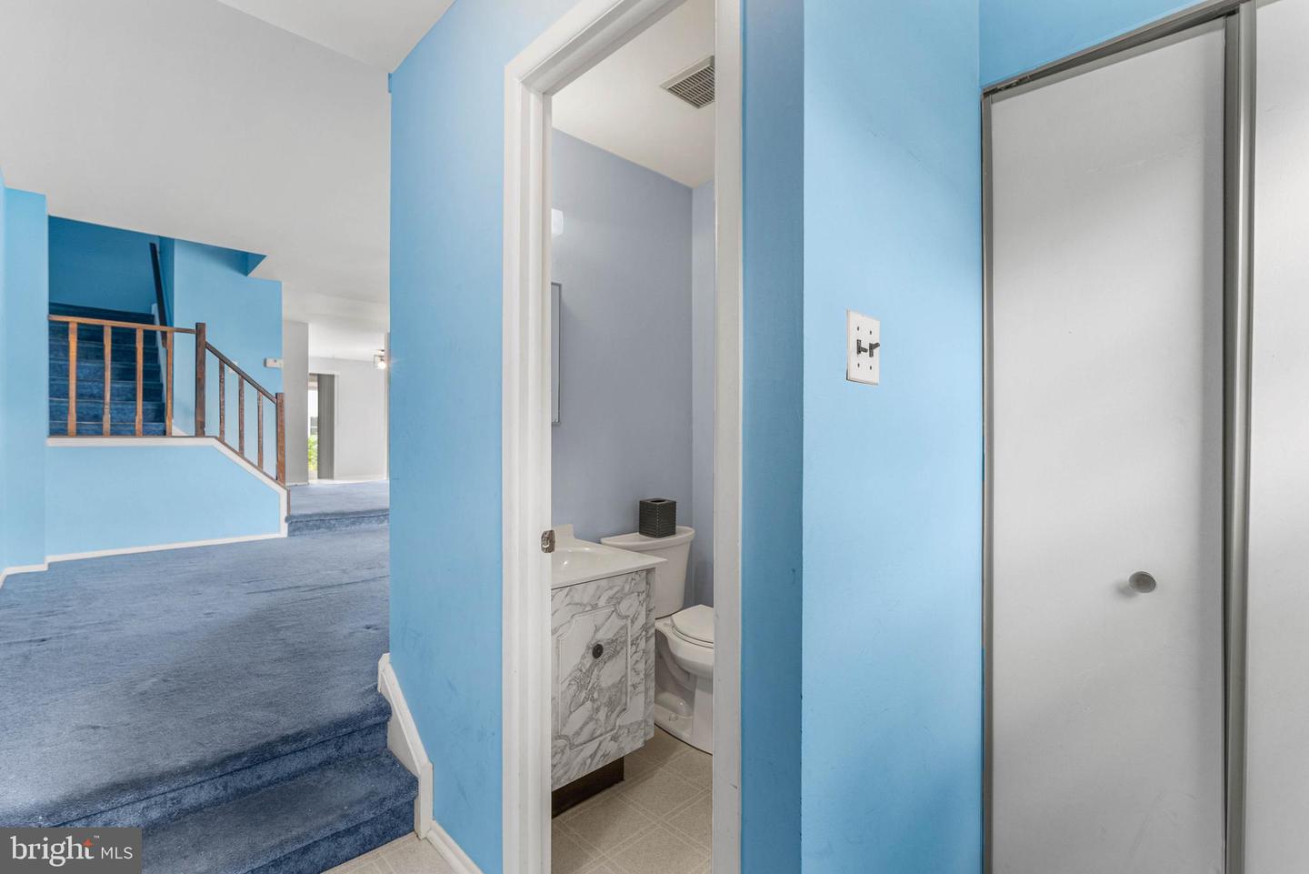 5110 Euston Ct Property Photo 3