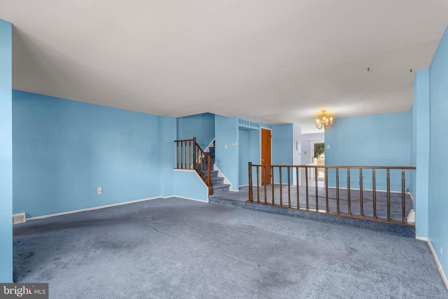 5110 Euston Ct Property Photo 6