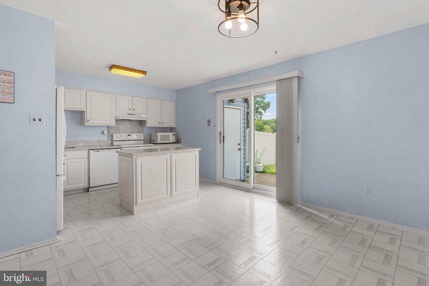 5110 Euston Ct Property Photo 11