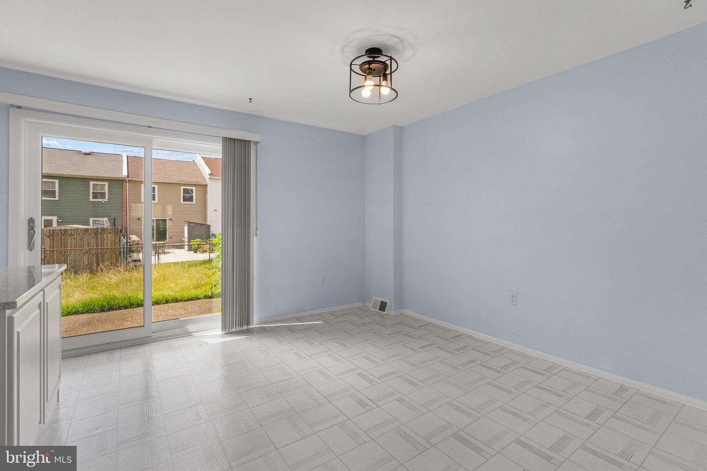 5110 Euston Ct Property Photo 12