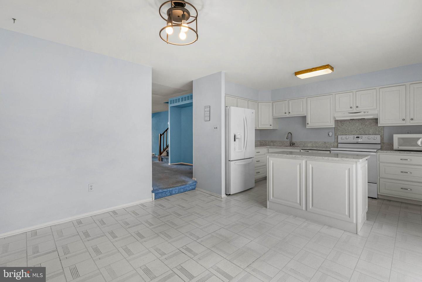 5110 Euston Ct Property Photo 13