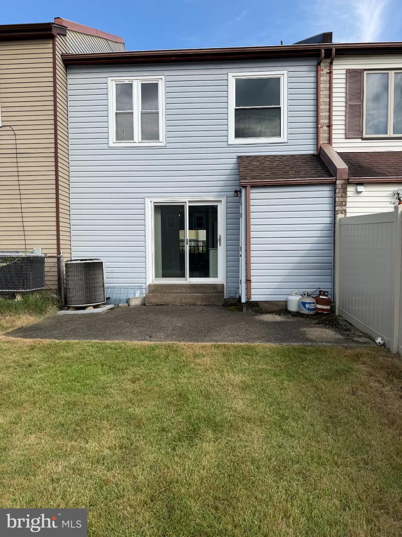 5110 Euston Ct Property Photo 31