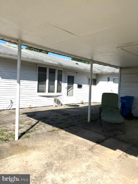 20 Schoolhouse Ln Property Photo 2