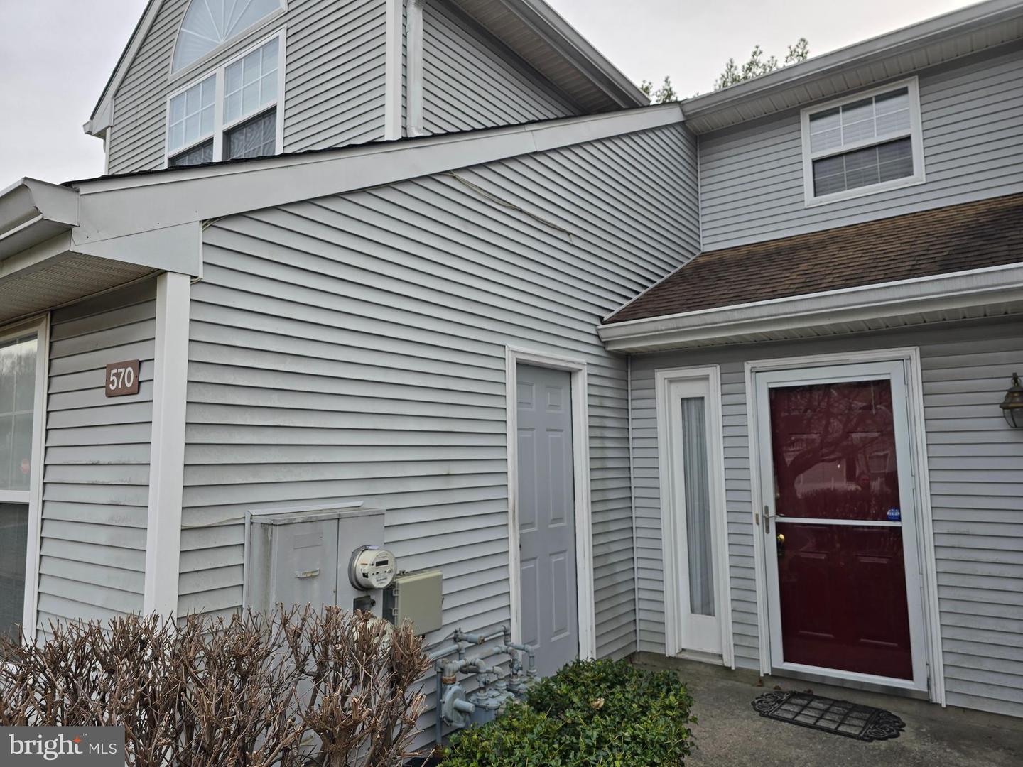 570 CEDAR HOLLOW DR Property Photo 1
