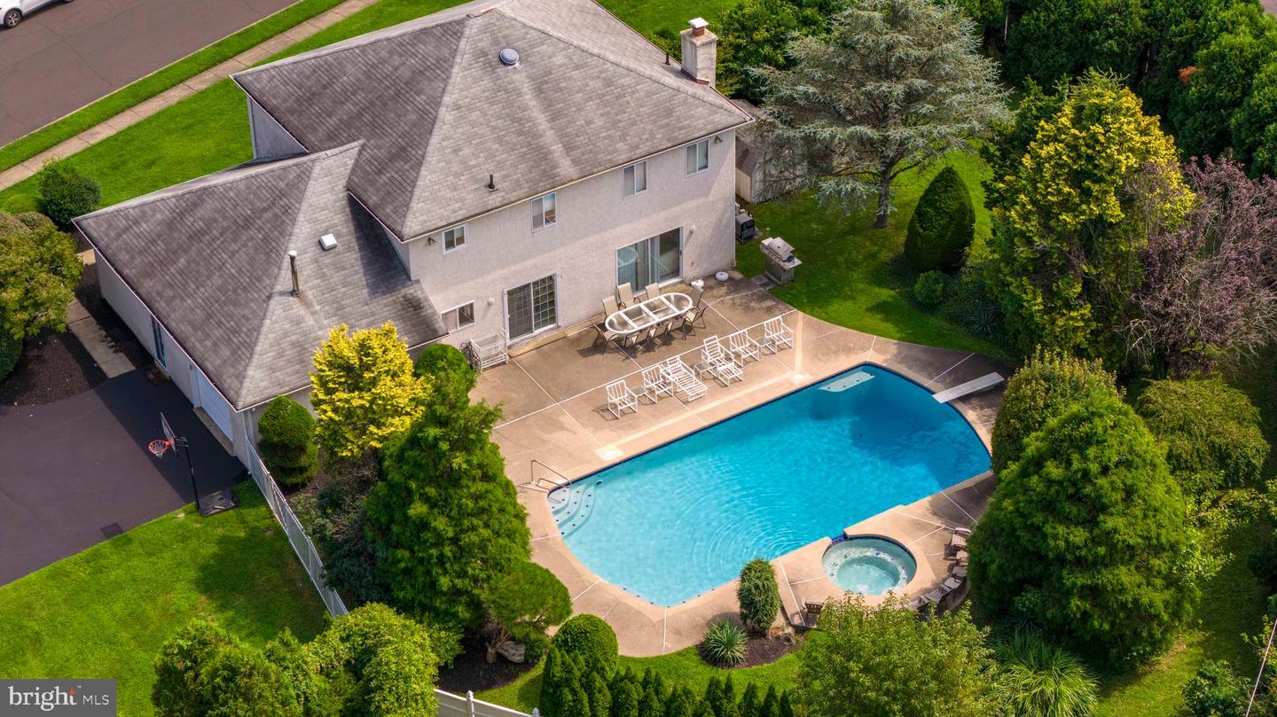 20 Summer Pl Property Photo 3