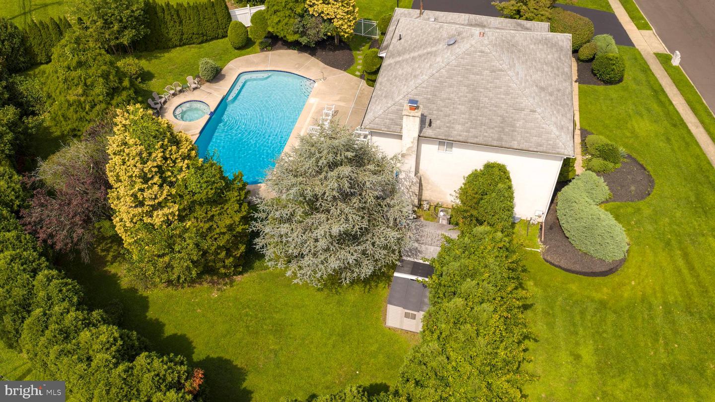20 Summer Pl Property Photo 11