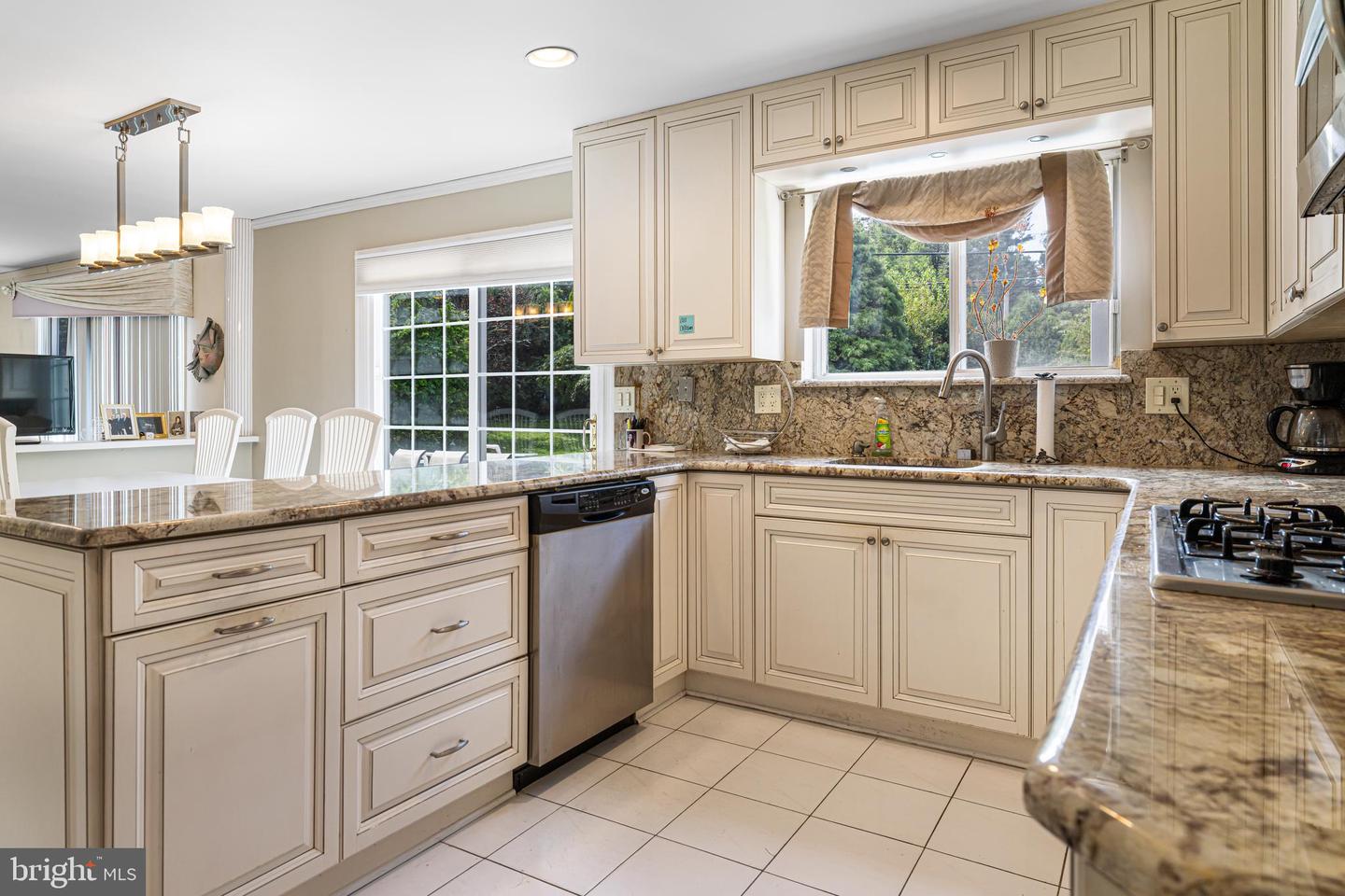 20 Summer Pl Property Photo 32