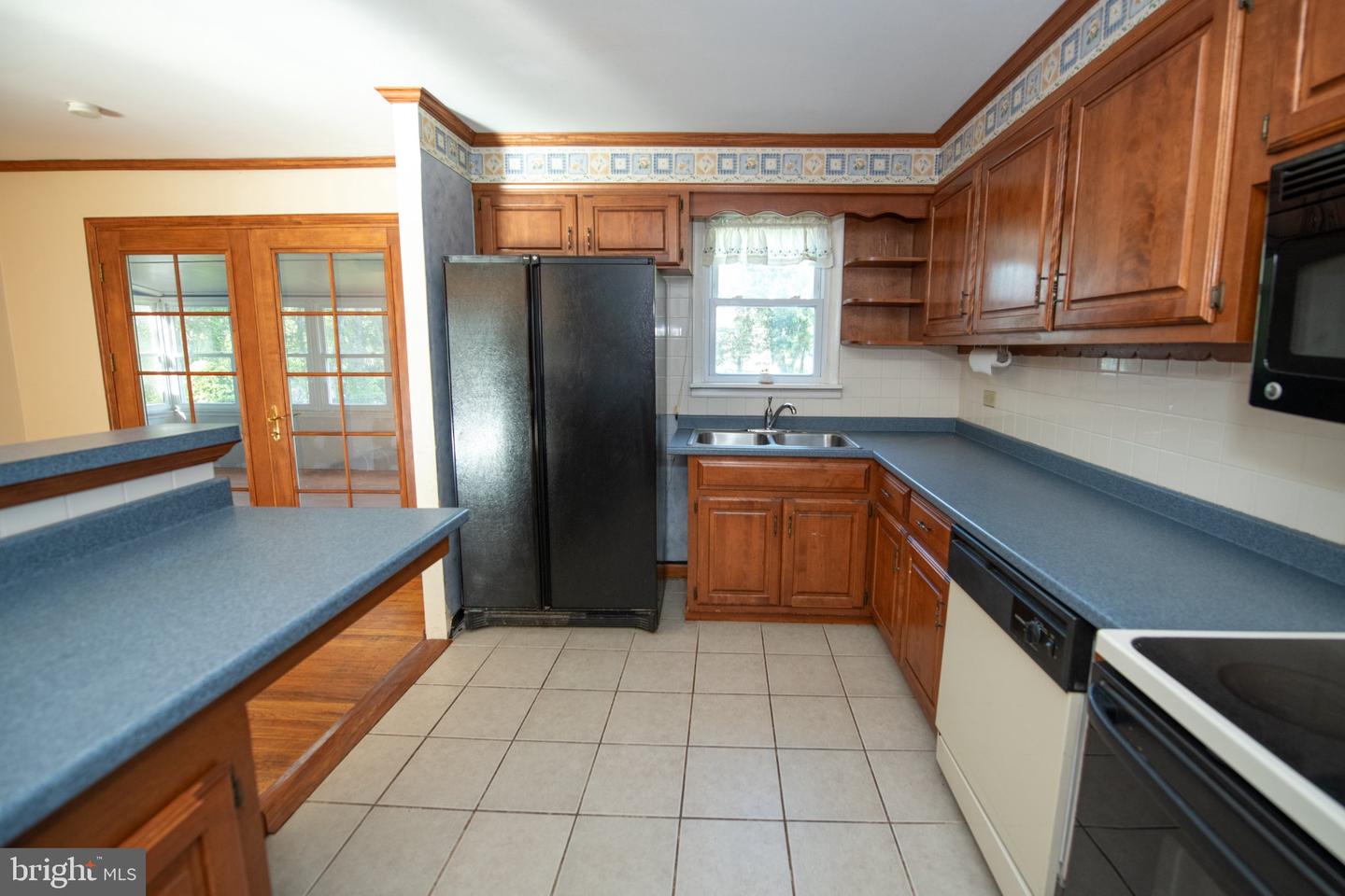 921 W Bristol Rd Property Photo 9