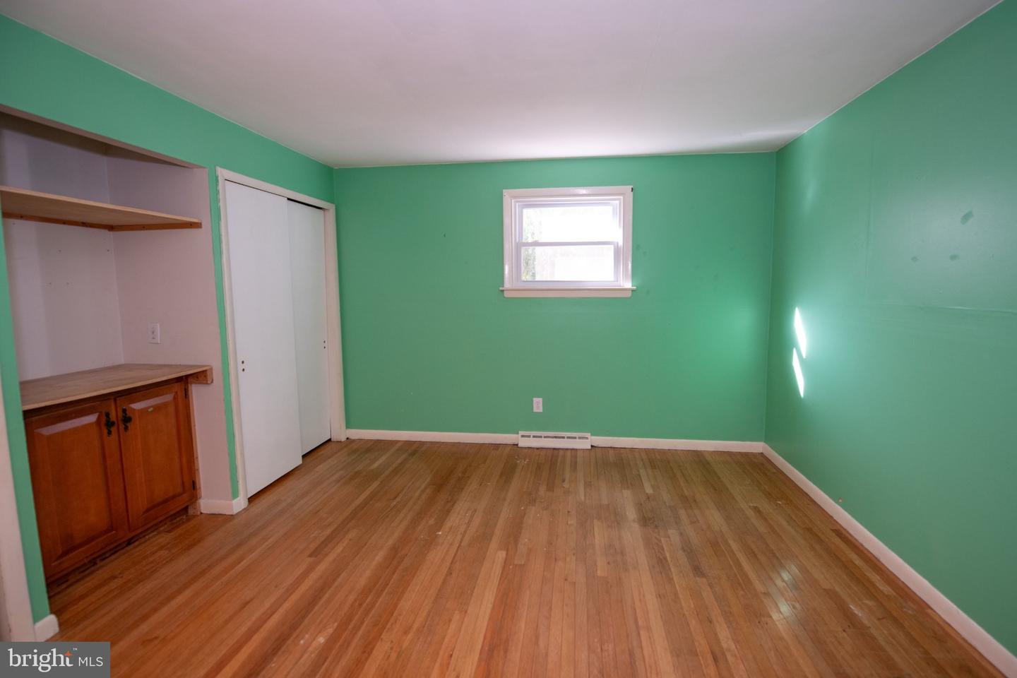 921 W Bristol Rd Property Photo 11