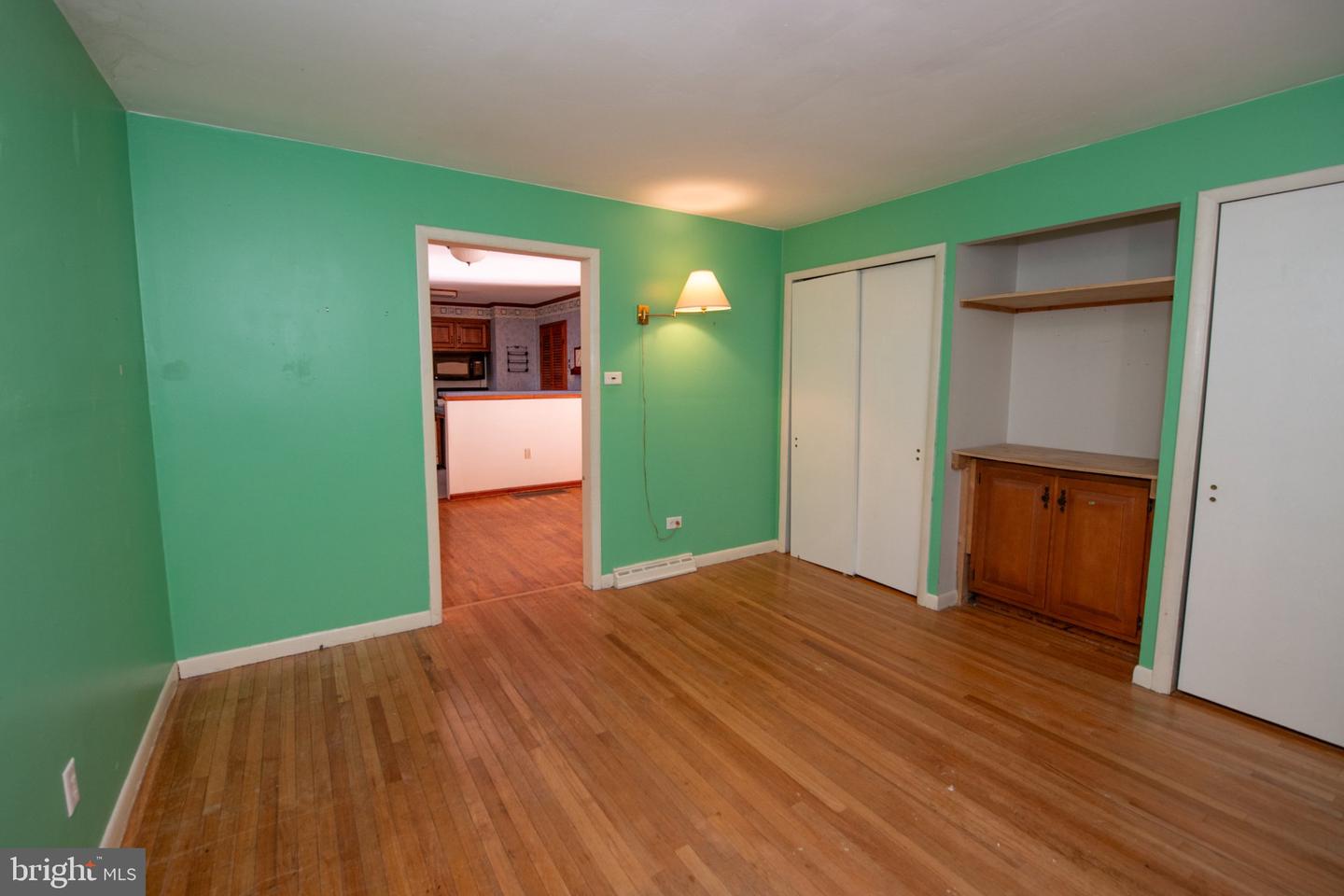 921 W Bristol Rd Property Photo 12