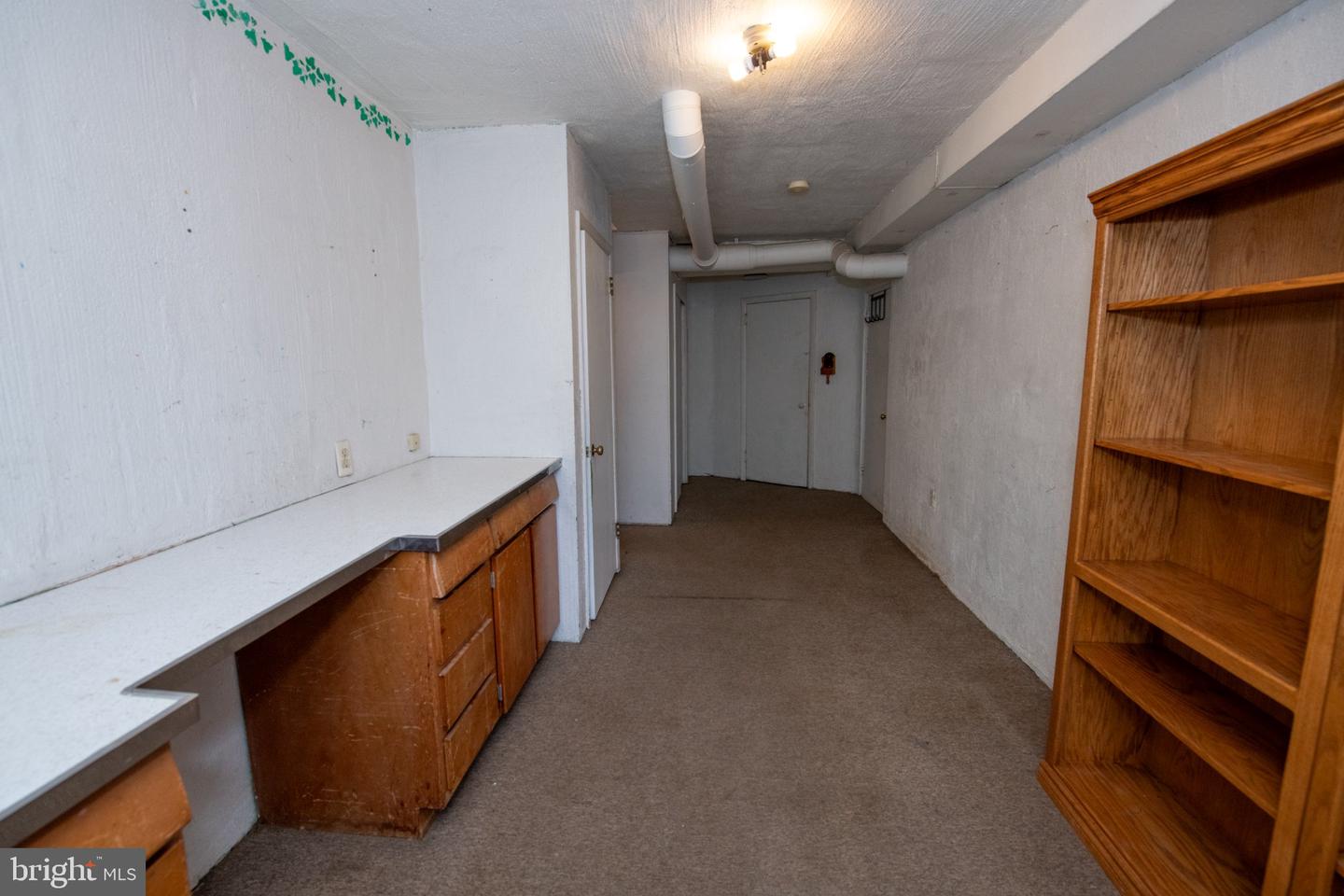 921 W Bristol Rd Property Photo 17