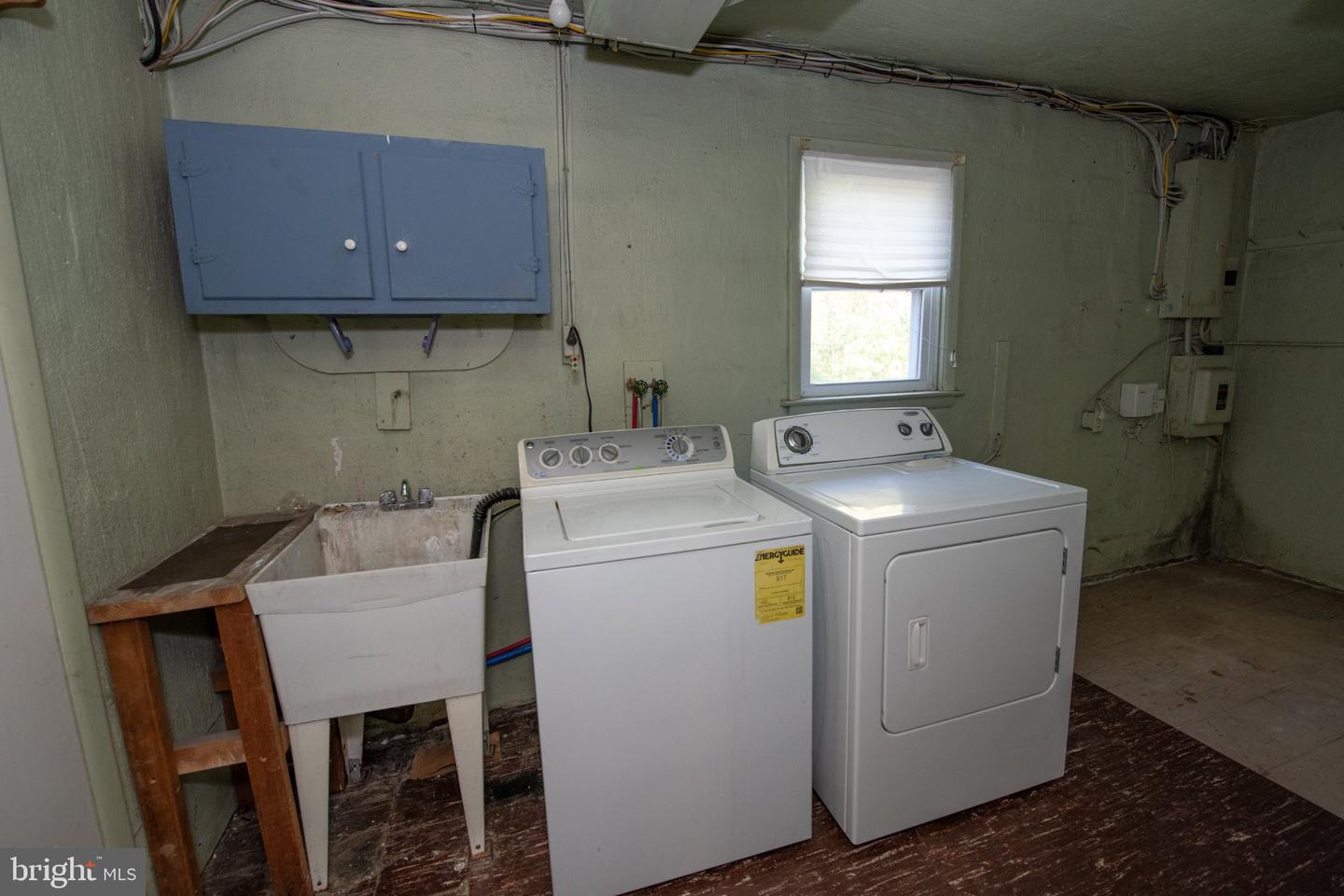921 W Bristol Rd Property Photo 18