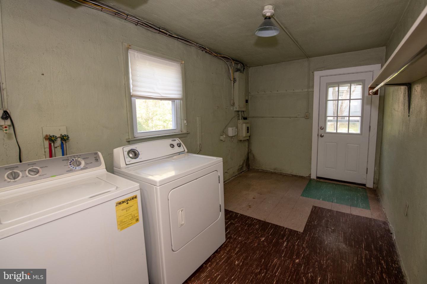 921 W Bristol Rd Property Photo 19