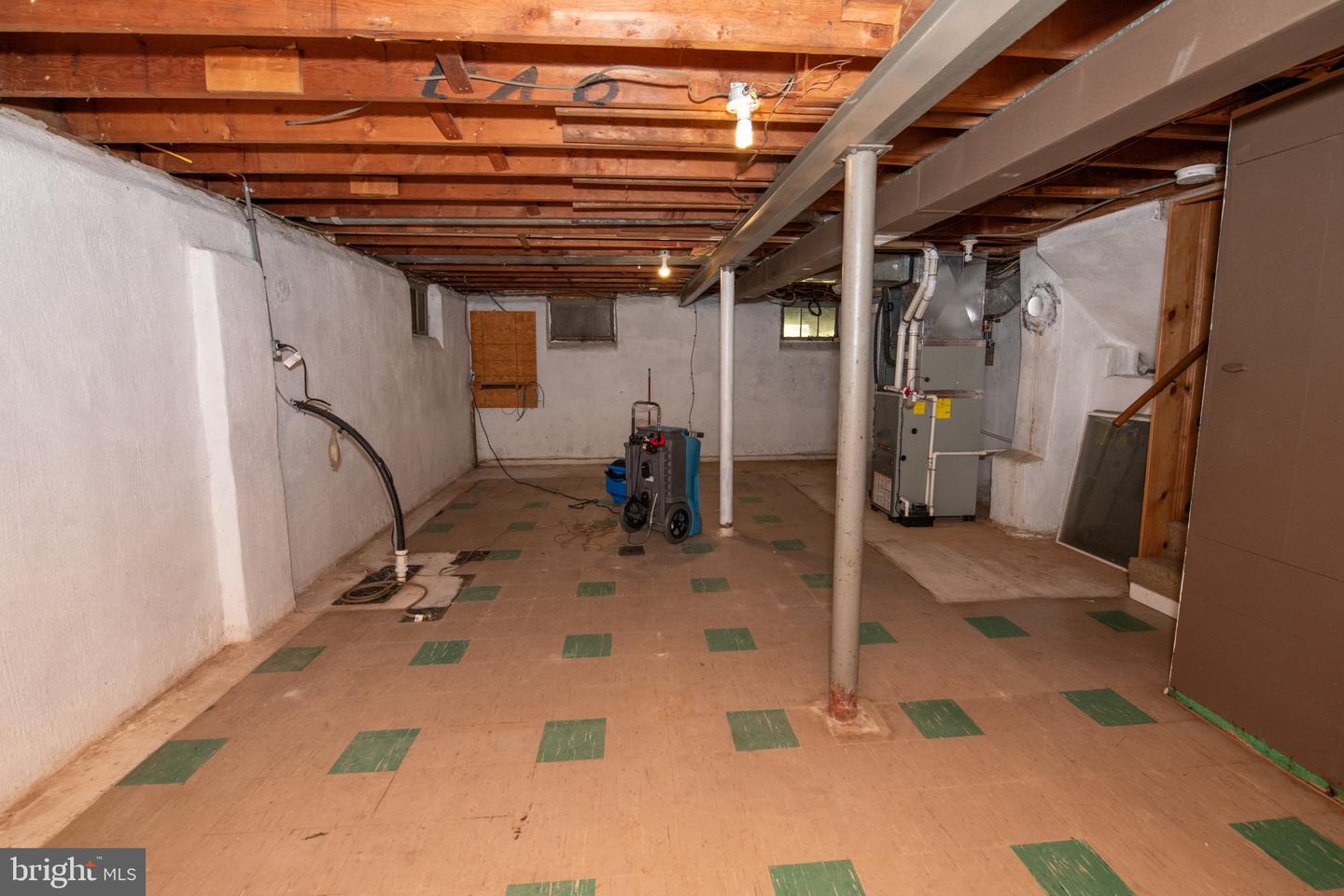 921 W Bristol Rd Property Photo 21