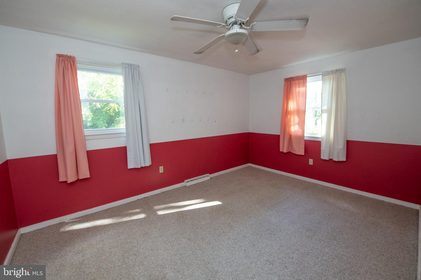 921 W Bristol Rd Property Photo 32