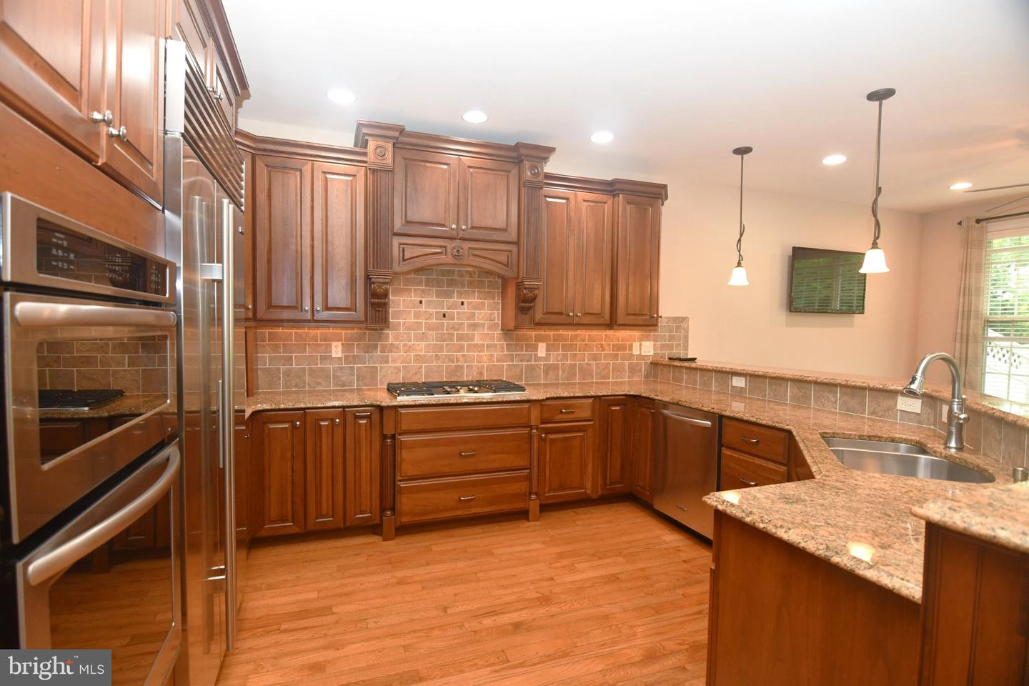 209 Saint James Dr Property Photo 7