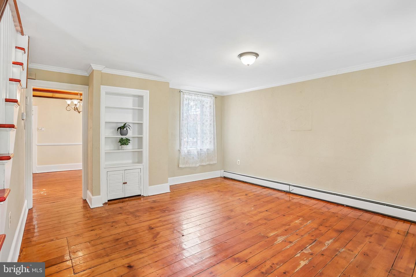 531 Crown St Property Photo 11