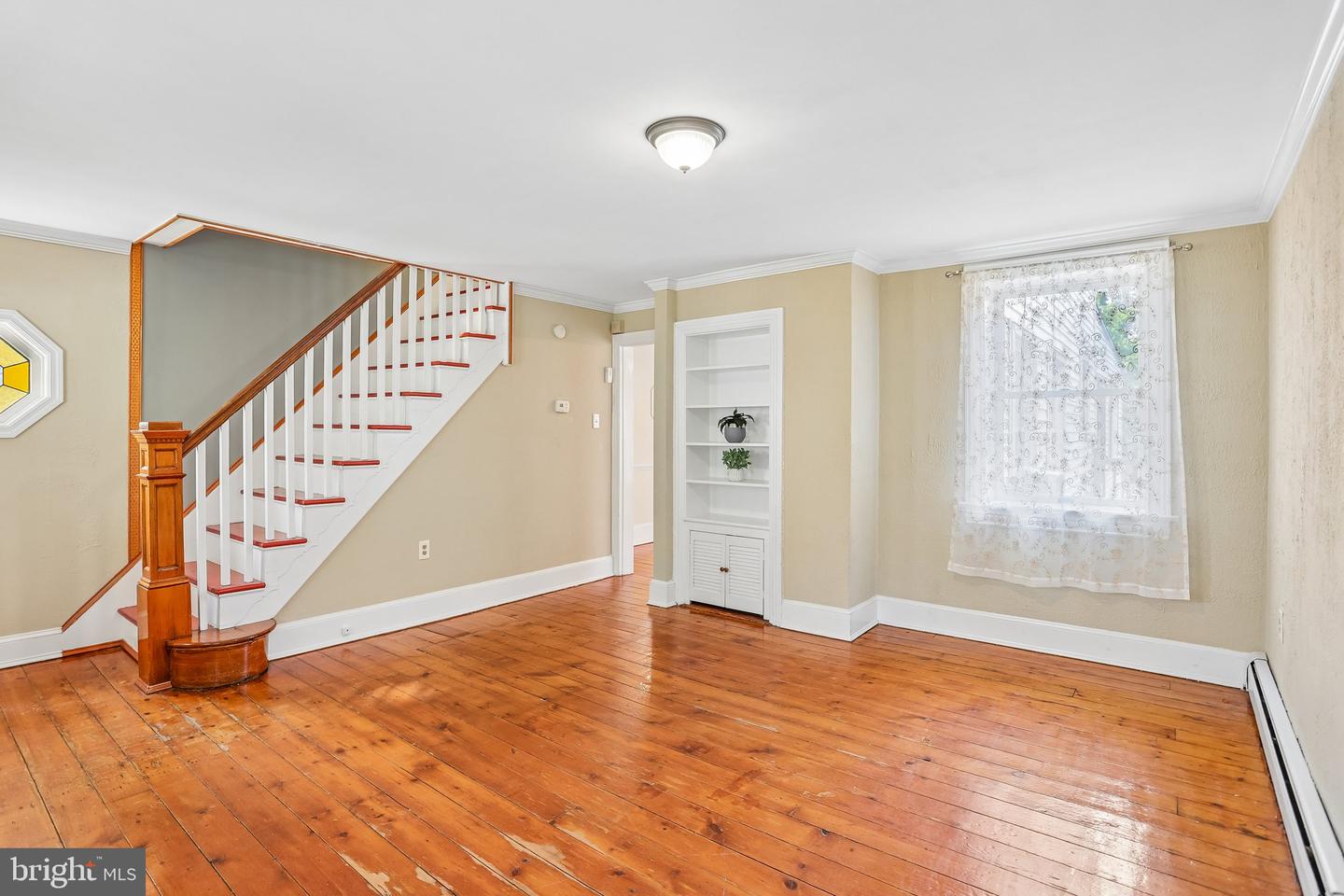 531 Crown St Property Photo 12