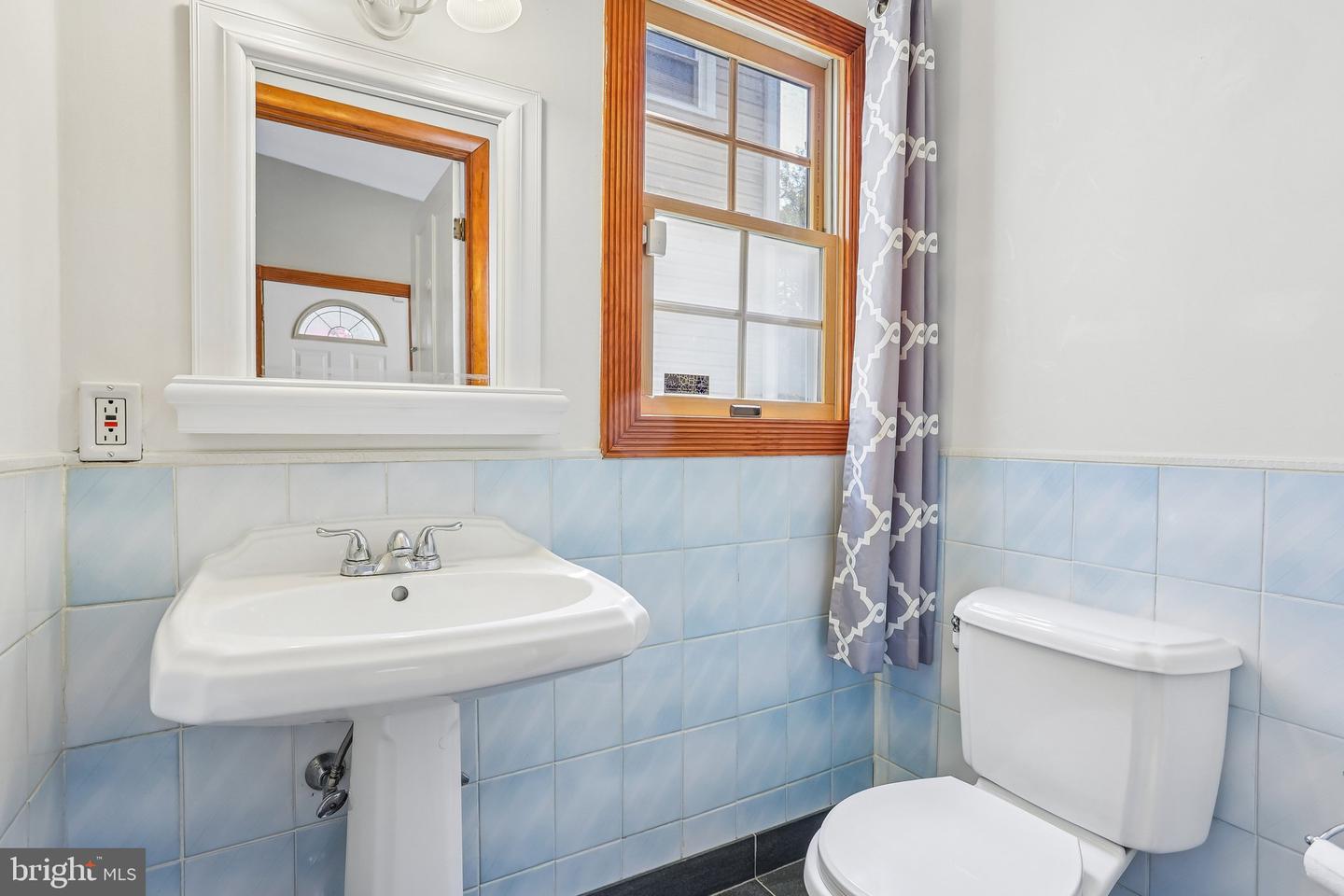 531 Crown St Property Photo 27