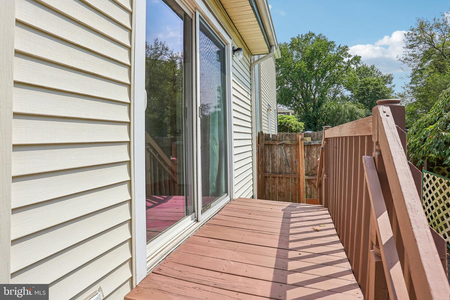 531 Crown St Property Photo 43
