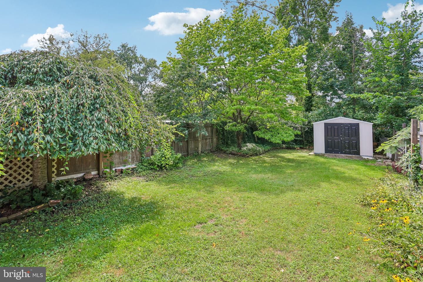 531 Crown St Property Photo 47