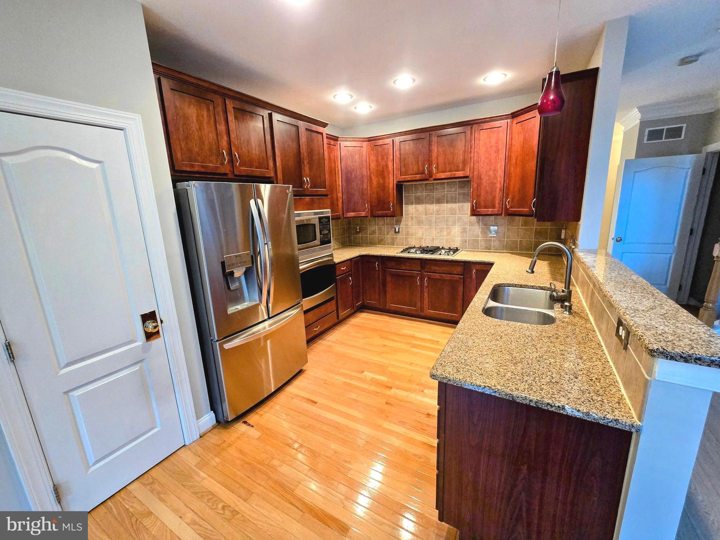 2336 S Whittmore St Property Photo 8