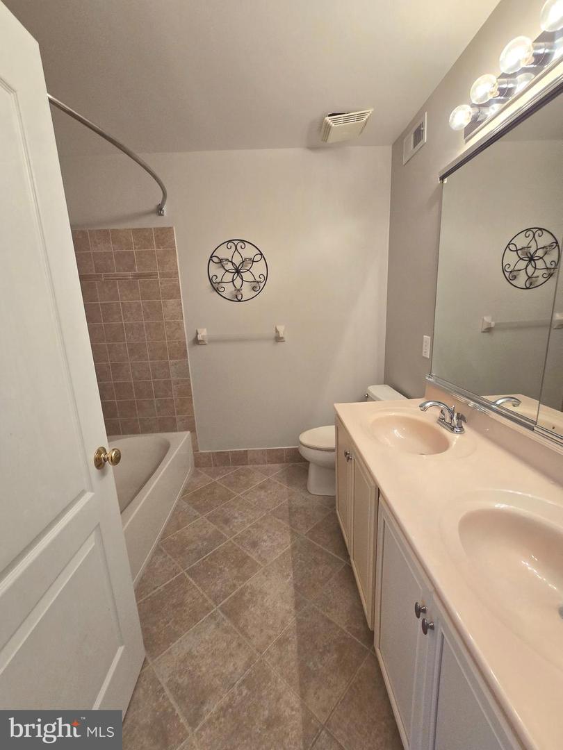 2336 S Whittmore St Property Photo 19