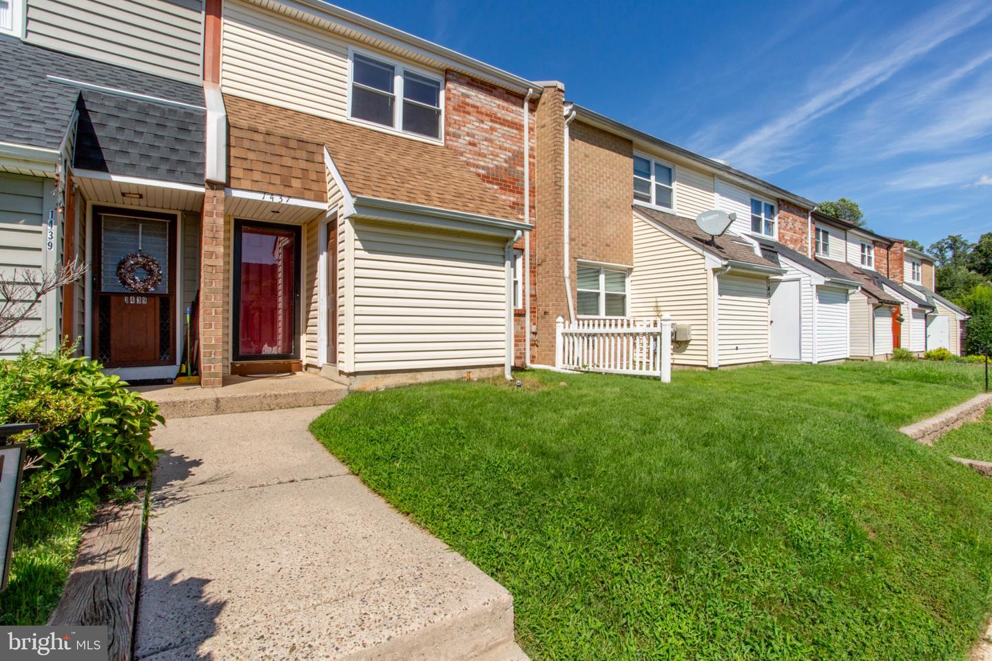 1437 Atterbury Way Property Photo 2