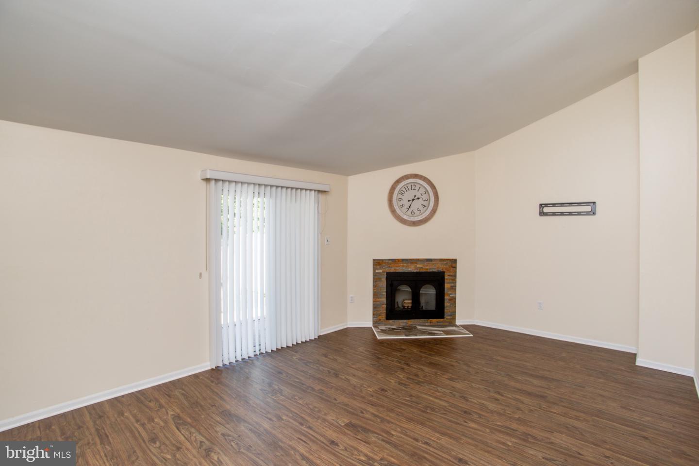 1437 Atterbury Way Property Photo 9