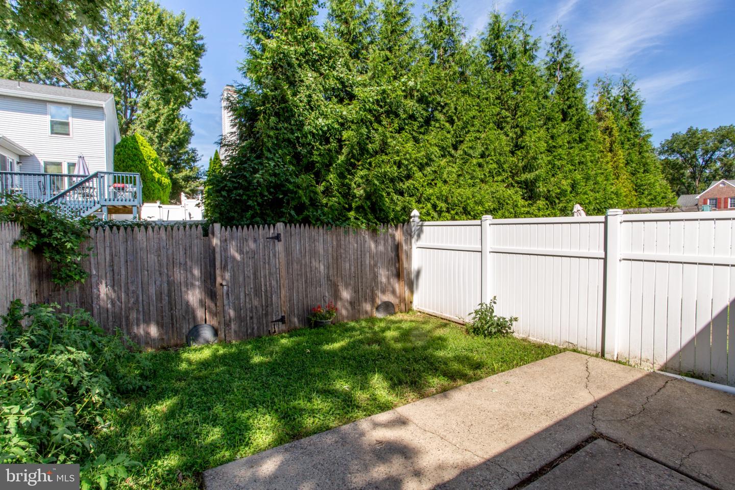 1437 Atterbury Way Property Photo 19