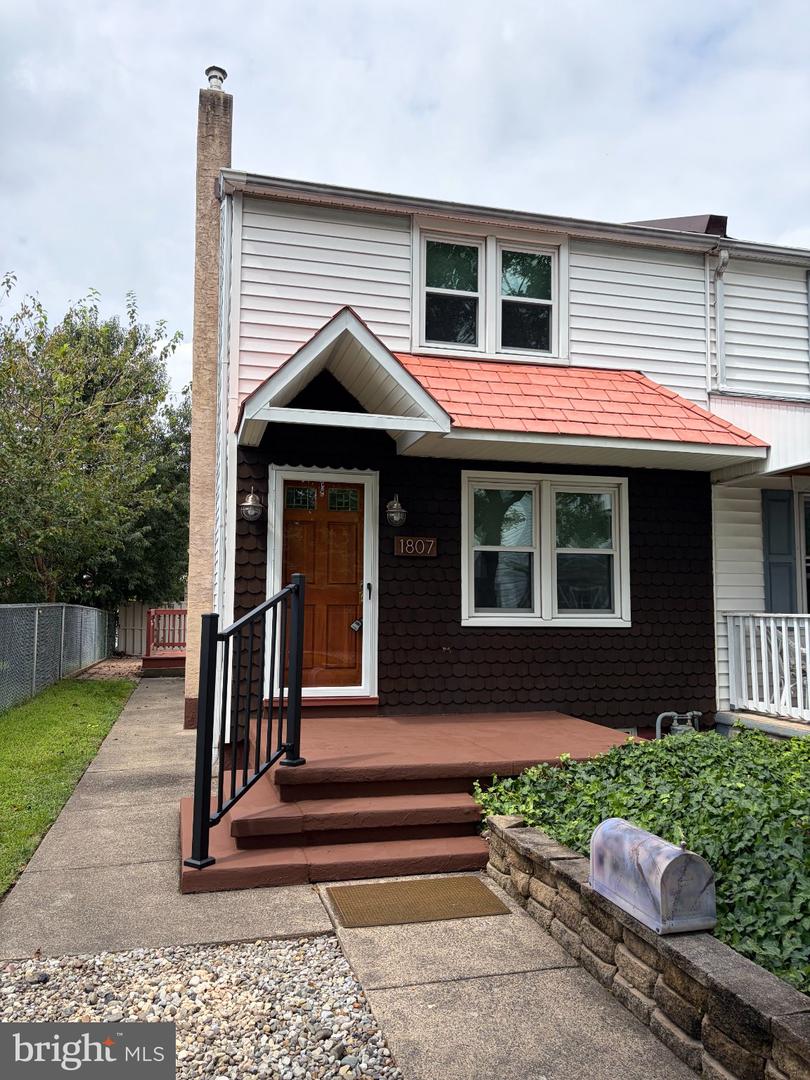 1807 Benson Pl Property Photo 1