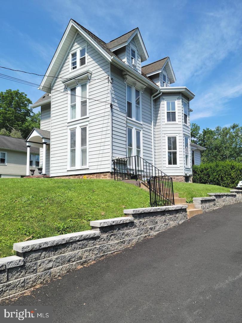 20 W COLLEGE AVE #3 Property Photo 1