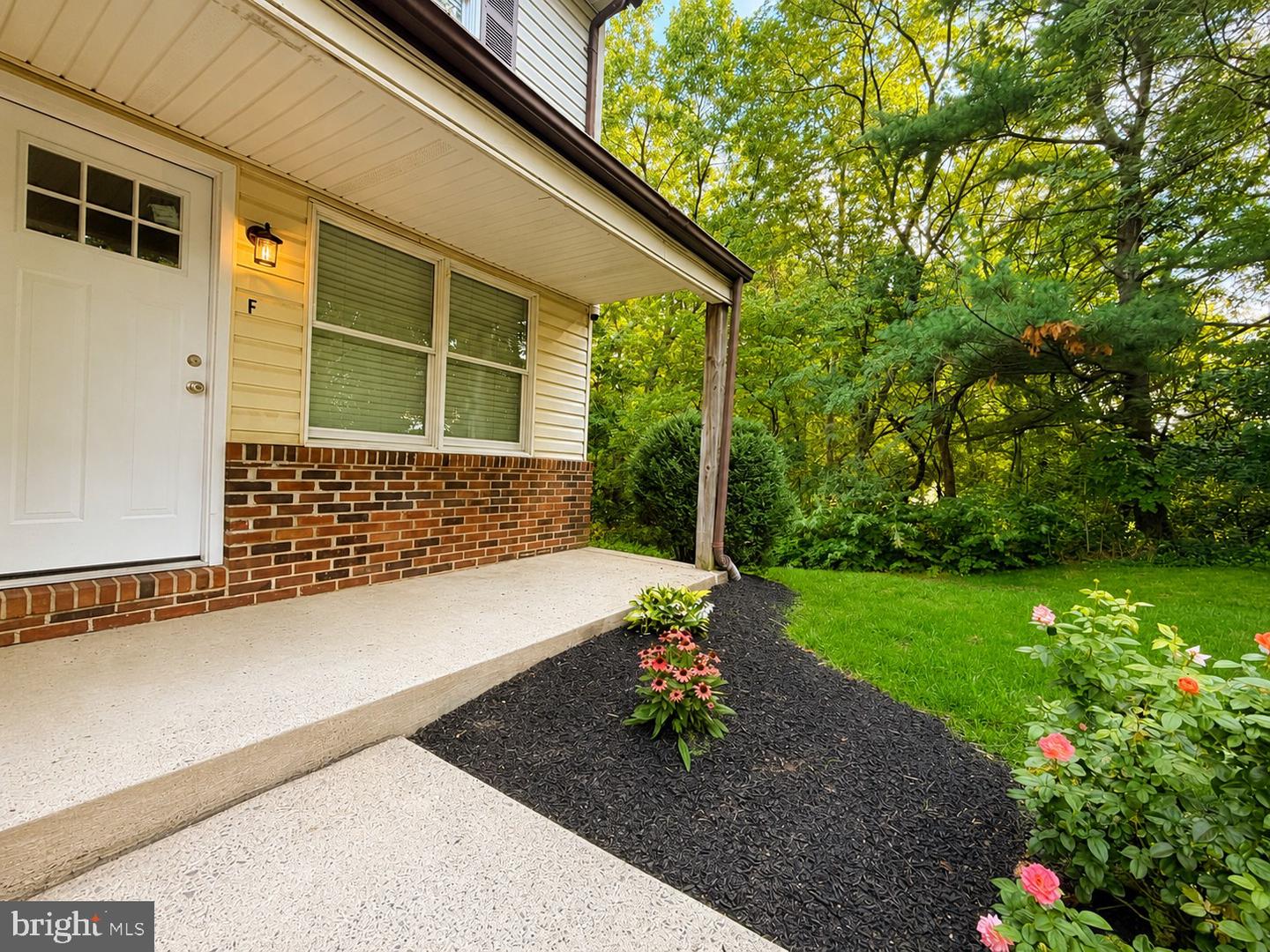 26 Bowling Green Ave #unit 6 (f) Property Photo 2