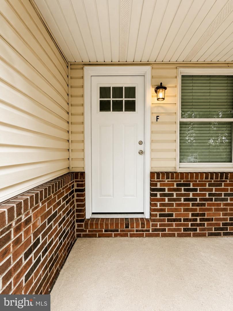 26 Bowling Green Ave #unit 6 (f) Property Photo 6