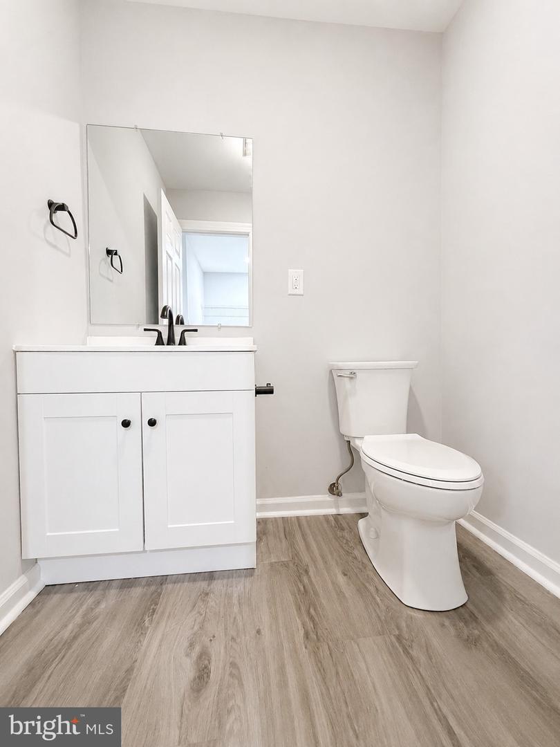 26 Bowling Green Ave #unit 6 (f) Property Photo 21