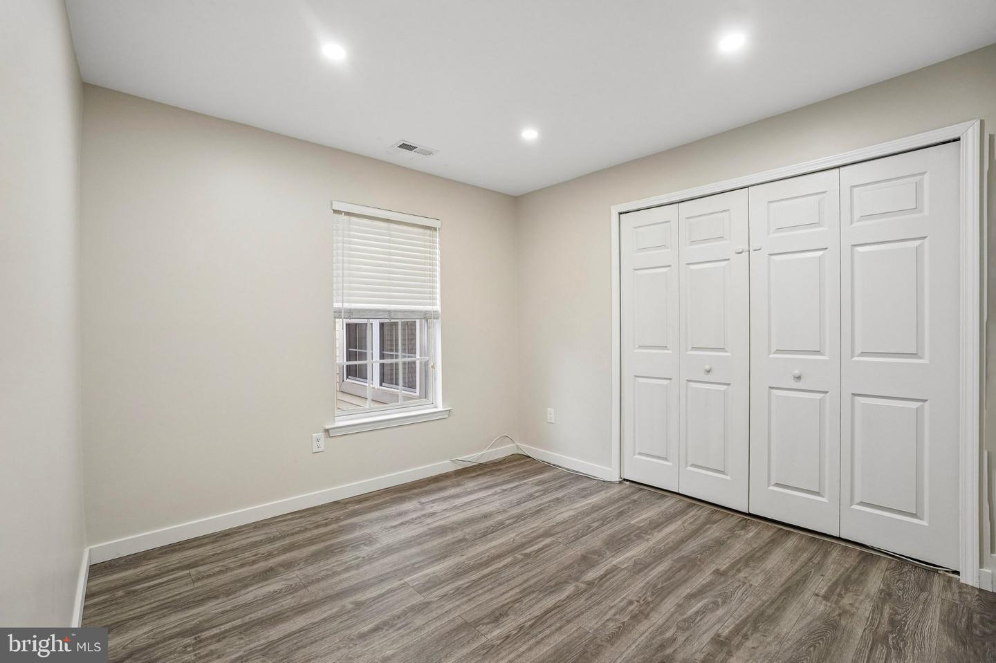 706 Julian Dr W #371 Property Photo 10