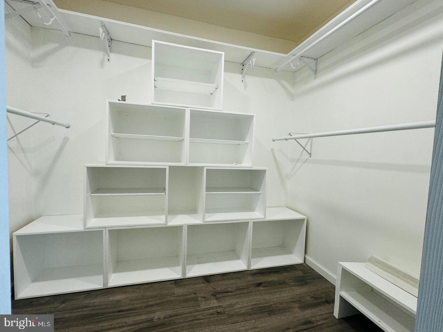 PABU2130312 Property Photo 10