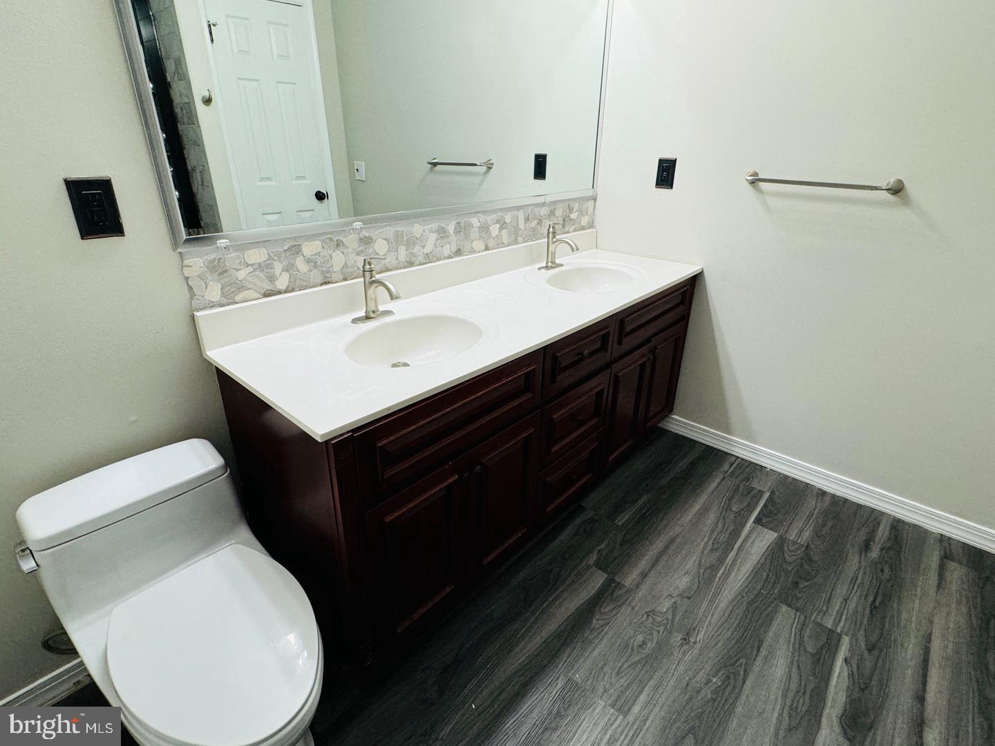 PABU2130312 Property Photo 13
