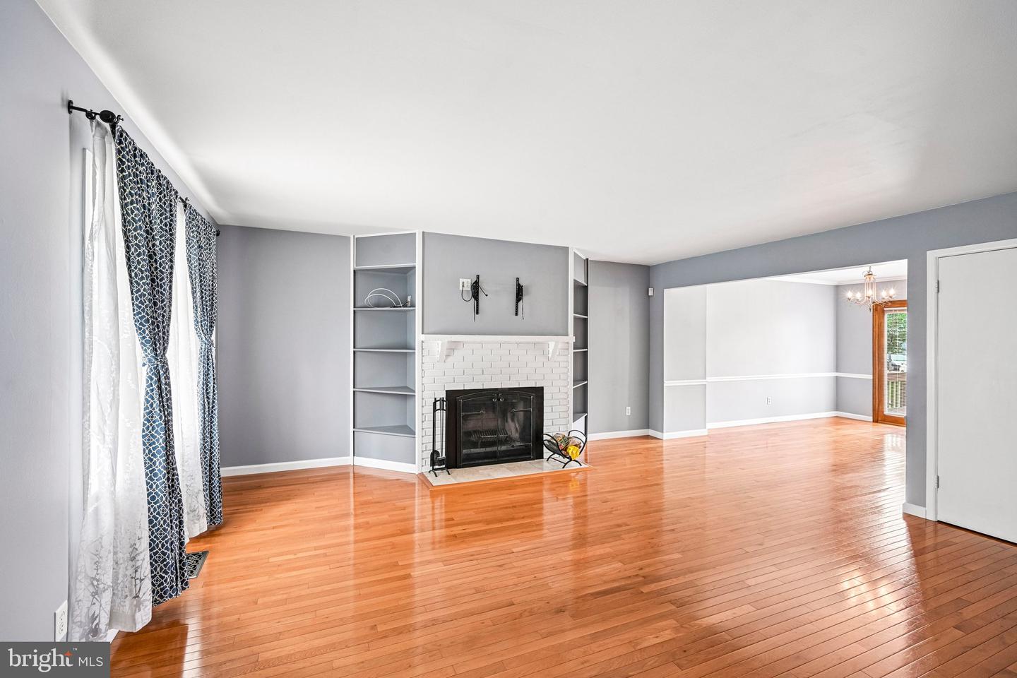 315 Dartmouth Ct Property Photo 6