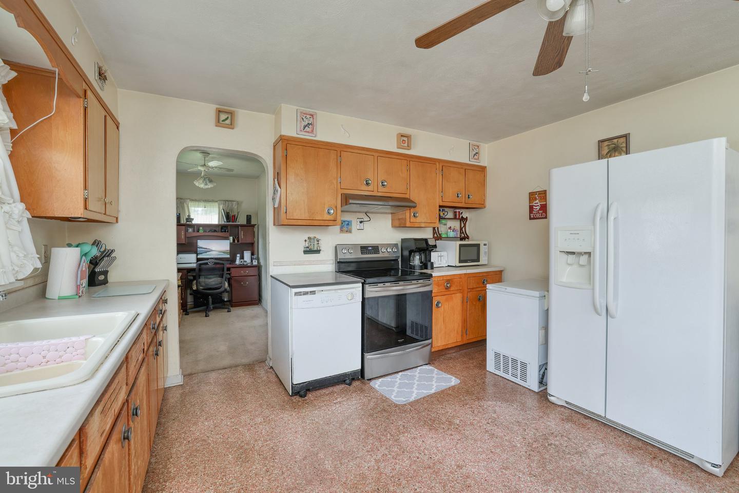 240 Walnut Ln Property Photo 11