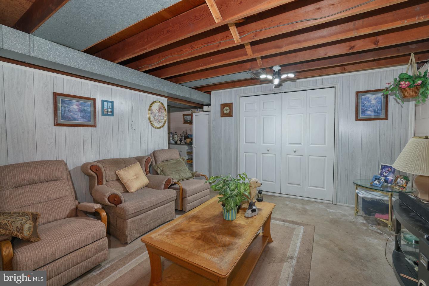 240 Walnut Ln Property Photo 23