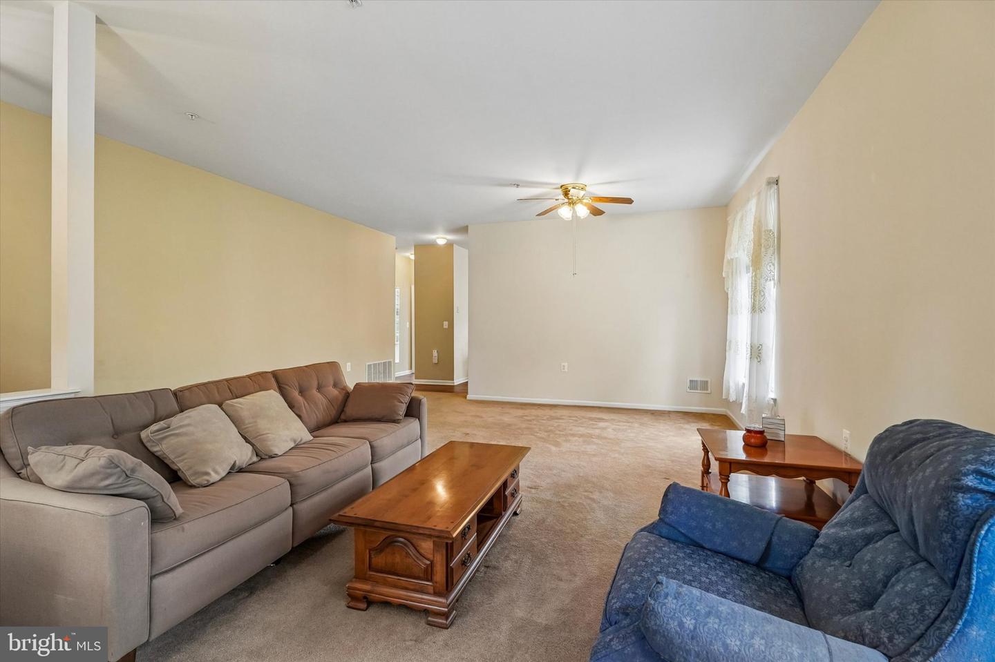 1124 Sterling St Property Photo 5
