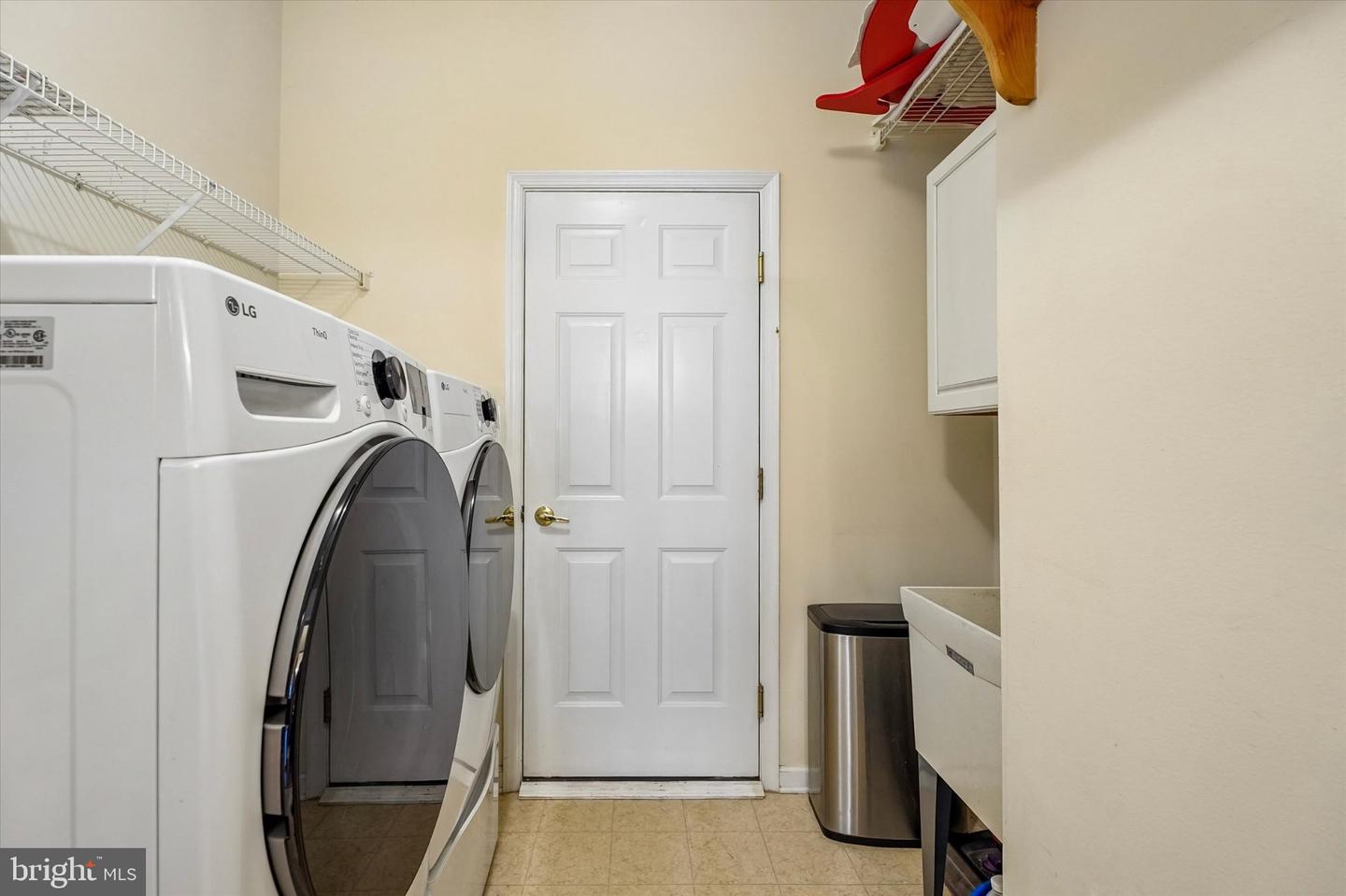 1124 Sterling St Property Photo 11