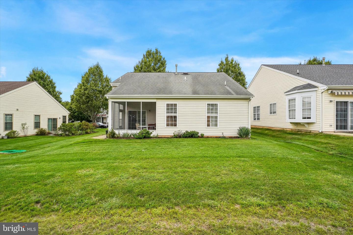 1124 Sterling St Property Photo 16