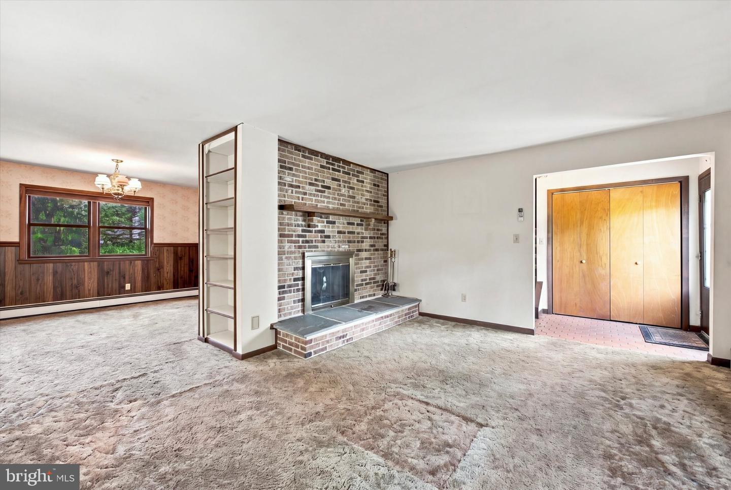 220 California Rd Property Photo 3